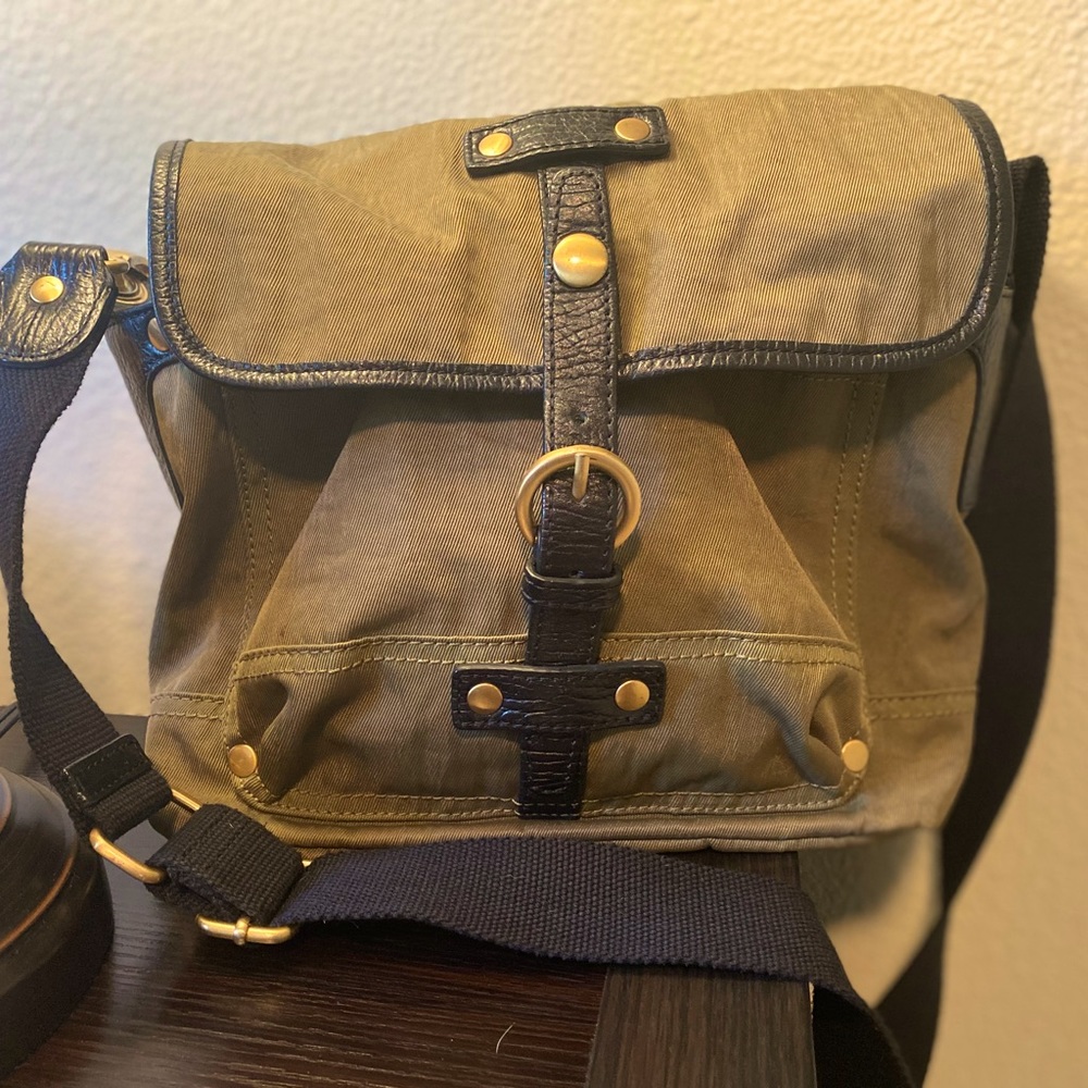 Ellington Nylon Travel Crossbody bag